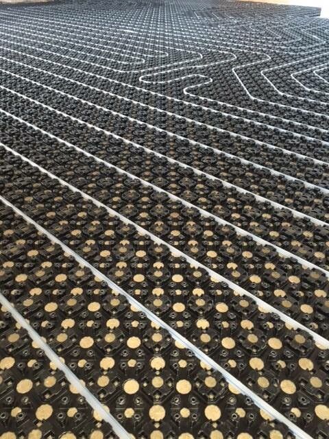 Underfloor heating pipe layout